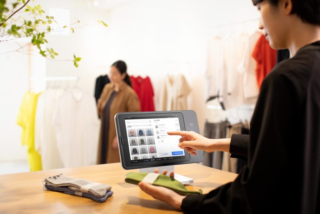 SquareリテールPOSレジとSquare POSレジの違いを比較【費用や使い方も解説】