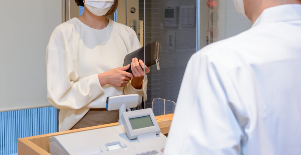 スマレジはクリニックで使える？レセコン連携・費用・手数料を解説