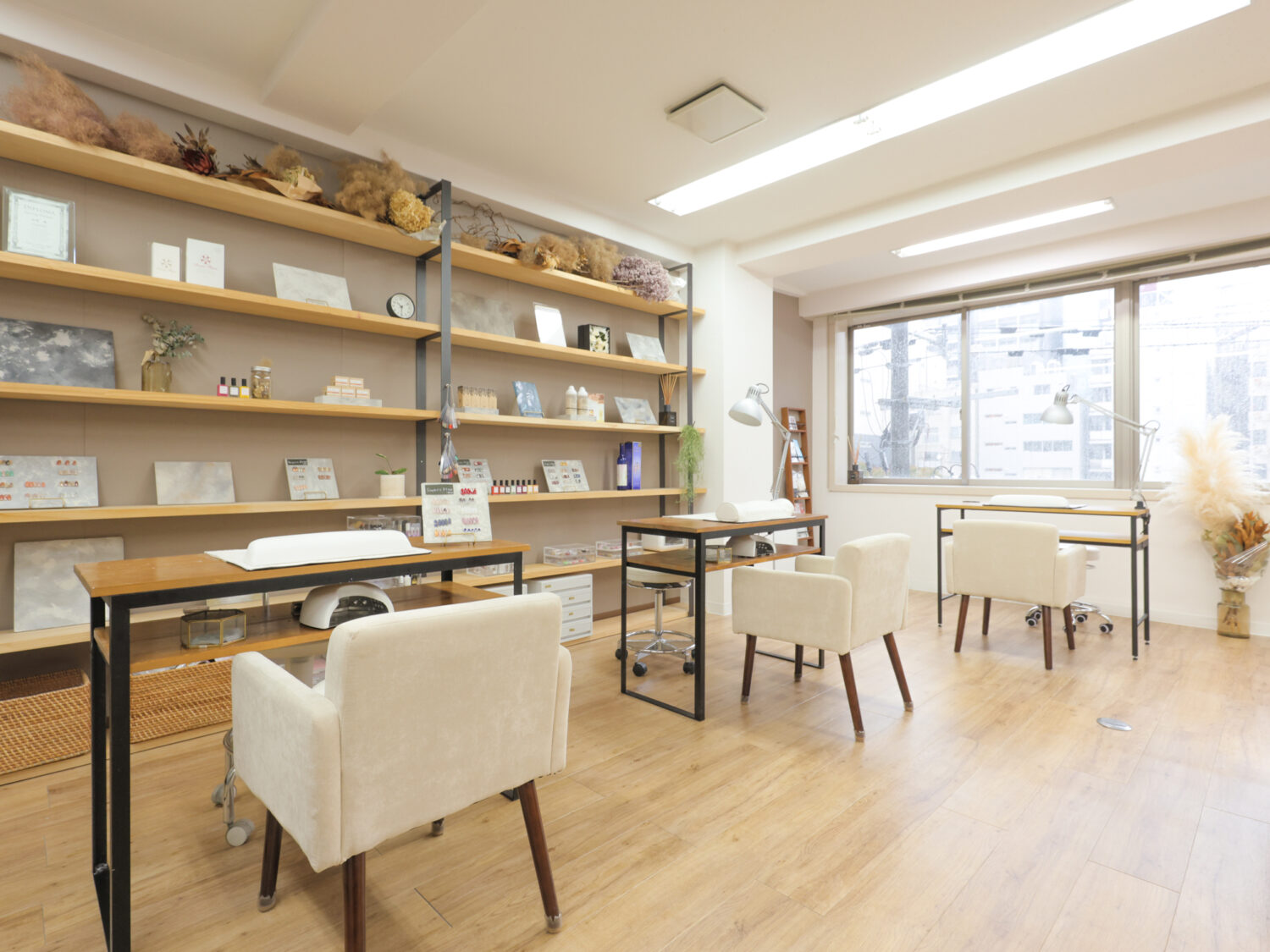 取材した店舗：大阪市中央区のオーガニックネイルサロンpetit bois