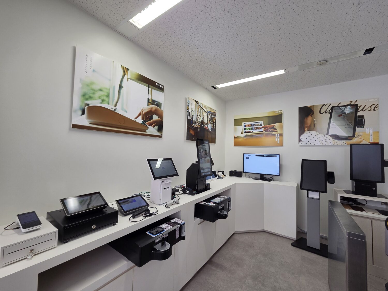StorePro編集部が取材したCASHIERのショールーム