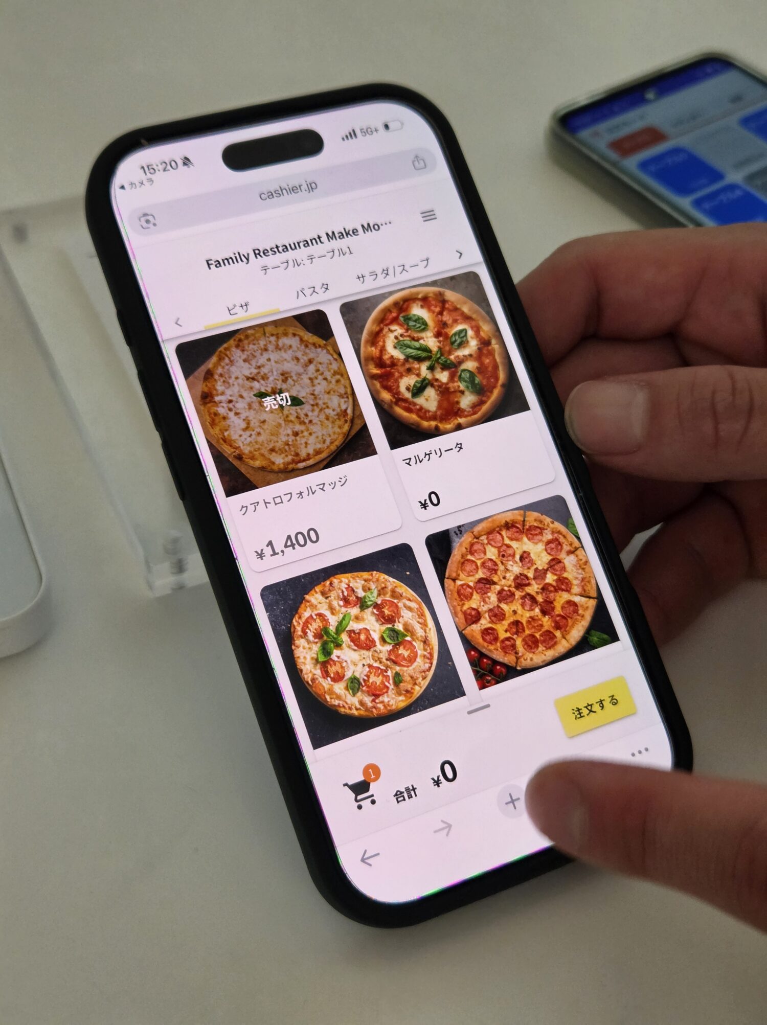 StorePro編集部が取材したCASHIERのセルフオーダー端末