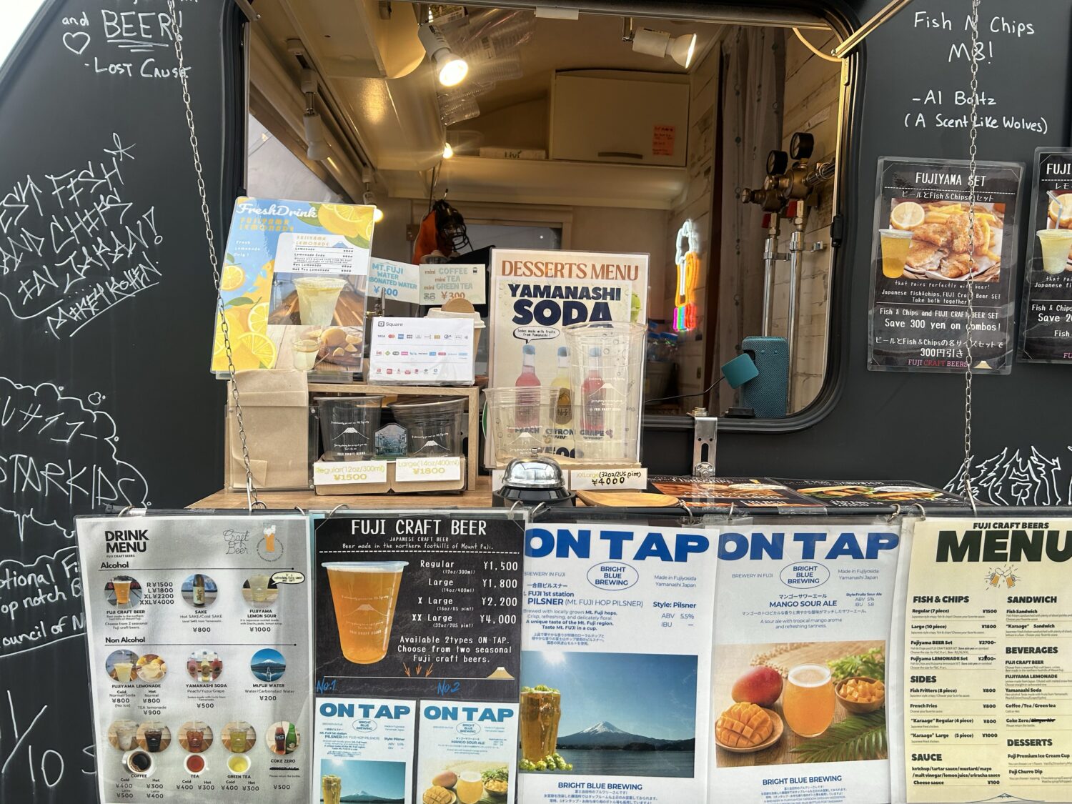 地元のクラフトビールを提供する「FUJI CRAFT BEERS」