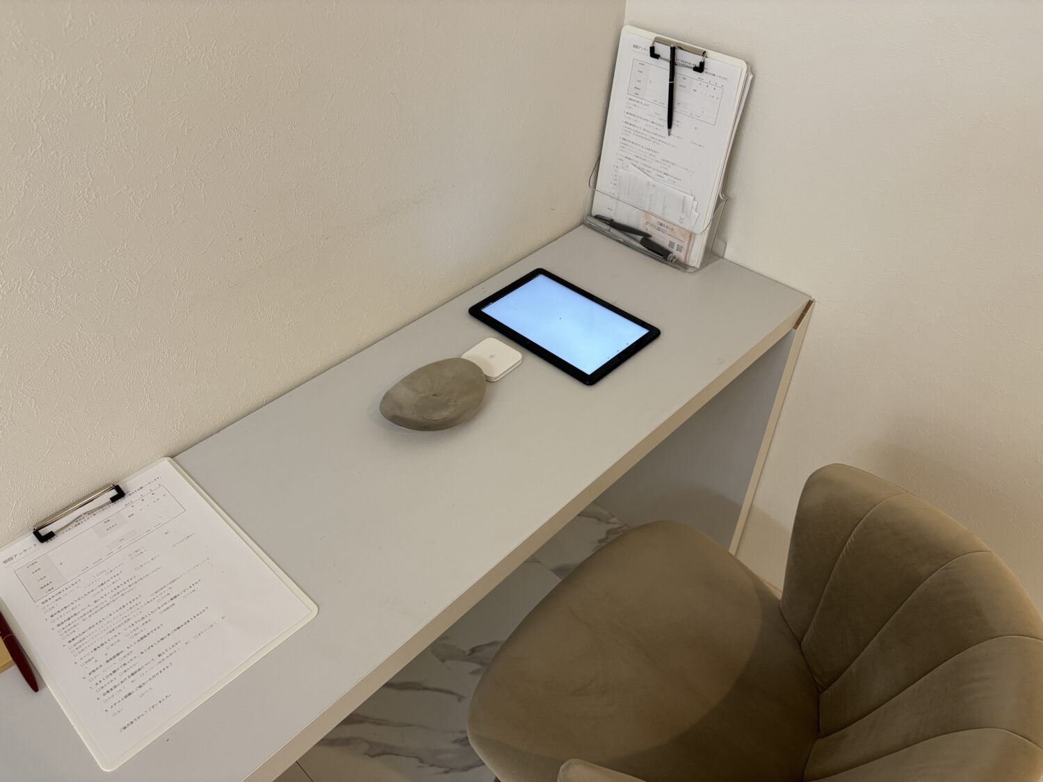 完全予約制のセルフホワイトニングサロンGLOWで使用しているSquareリーダー