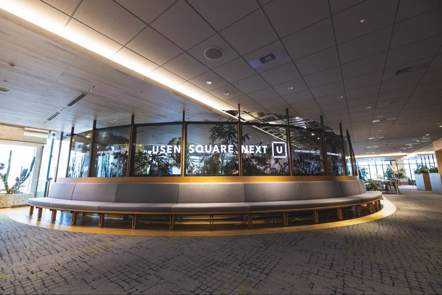 目黒セントラルスクエア13階にあるUSEN SQUARE NEXTのエントランス